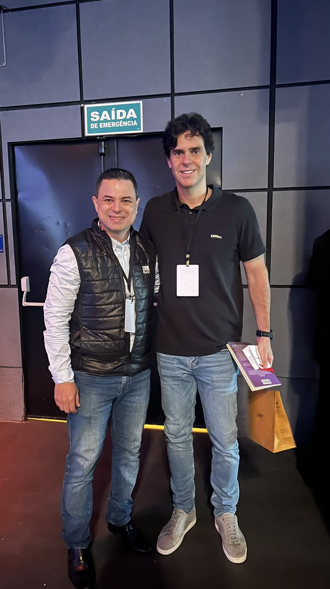 fabiopoe's tweet photo. Além de inspirador o cara é gente boa demais #guilhermebenchimol https://t.co/zK73MB90Cu
