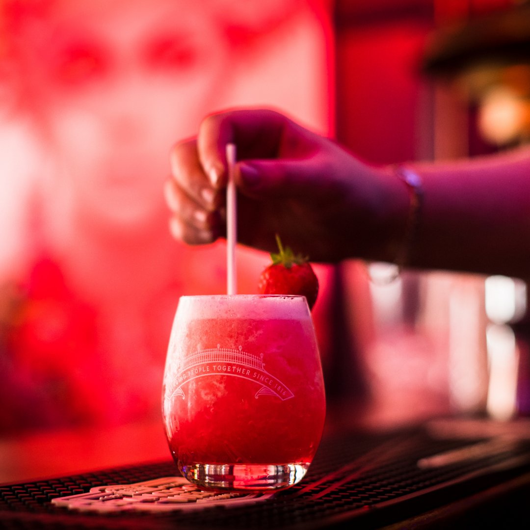 Pop into Reardens Bar and try one of our delicious cocktails 😍

#ReardensBar #CocktailsCork #LiveMusic #LiveSport