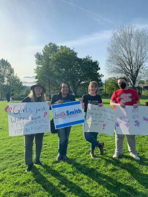 LorettaSmithOR's tweet photo. Now more than ever before, we need reproductive justice justice for all. Make your voice heard by signing on: #Abortion must be free, accessible, and available everywhere, in every state, for everyone→ https://t.co/0hruVaR2FB

roevwade #scotus #lorettasmith https://t.co/jrHDOU55SD