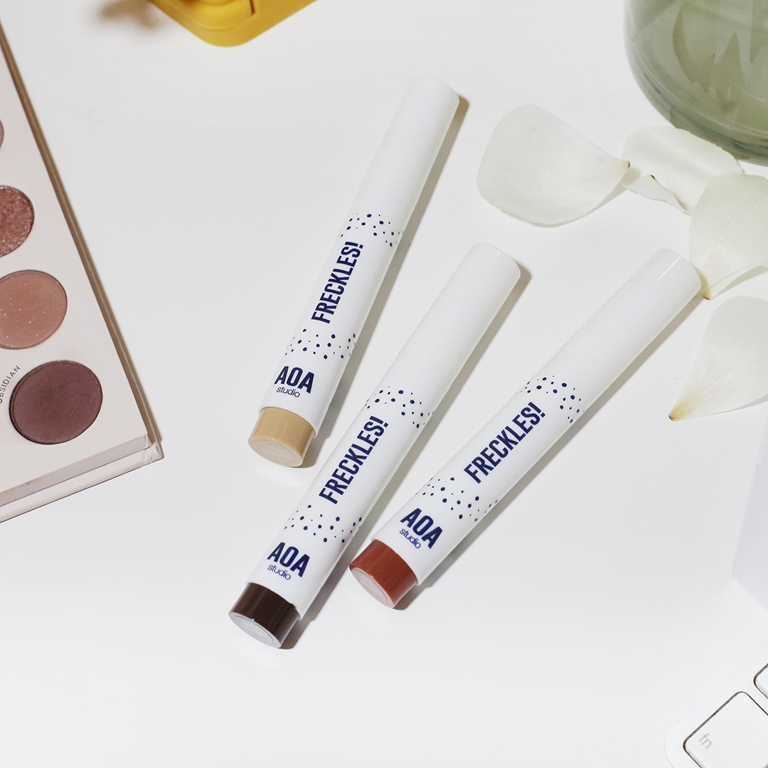 shopmissa's tweet photo. We're so #freckin' excited to announce the launch of our AOA Studio #FrecklePen! Now available. 😇
https://t.co/SP0rObn9Iy
#skin #makeup #cosmetics https://t.co/tKIU87Rb7V