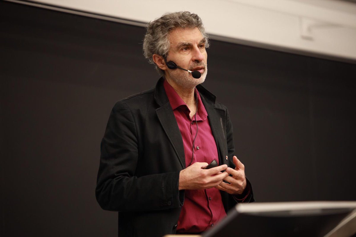 Mila_Quebec's tweet photo. 📻 Notre fondateur et directeur scientifique Yoshua Bengio était de passage à l'émission « Tout un matin » à @icircpremiere pour discuter du lancement de @TimeWorldEvent et des différentes applications de l'IA. #timeworldAI
Pour écouter l'extrait : https://t.co/zgybRJo1NL https://t.co/4v9yn3AGqA