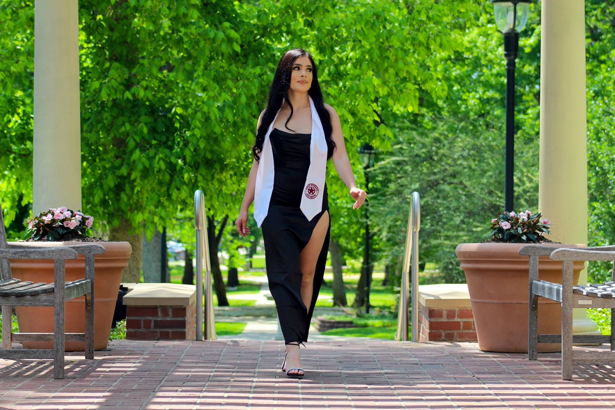 First Gen Mexican-American with a Bachelor’s in Communication Sciences and Disorders. Para mi familia y seres queridos ❤️🎓

The journey wasn’t easy, but can finally say I did it!