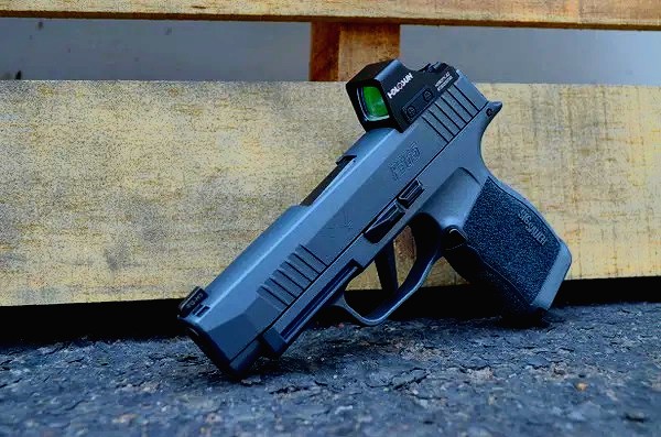 BearCreekAR's tweet photo. 🔴🟢Need a red dot or green dot for your handgun? We got you covered with Holosun optics now in stock! Check out our optic ready handguns too.
#holosun #9mm #optics #reddot #greendot #scopeitout #2a #pewpew #bearcreekarsenal #handgun #holosunoptics https://t.co/JJgdMeLyOe