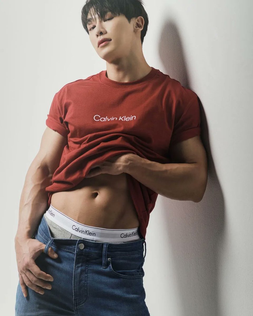 TheAffinityMag's tweet photo. #WONHO for Calvin Klein. 🤍 https://t.co/MslHNTmcD6