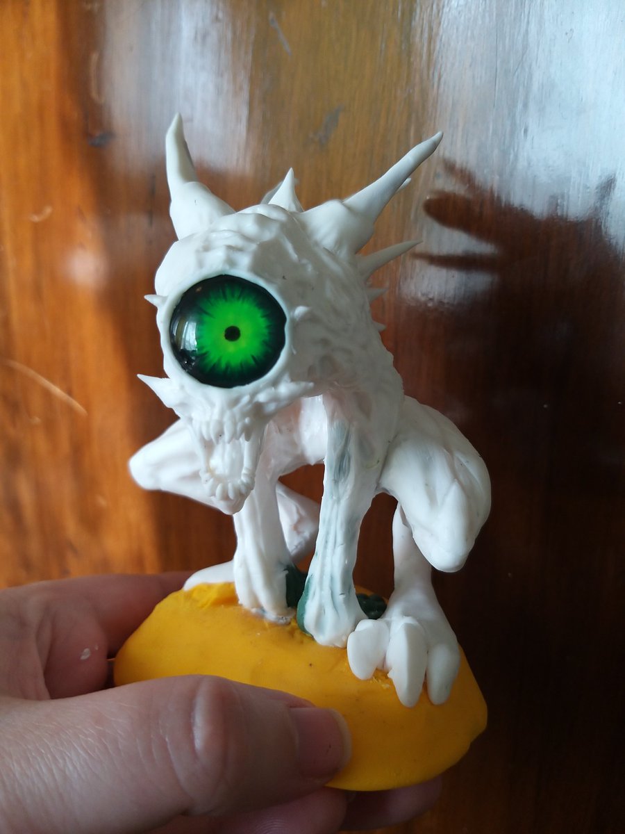 Raven_elf's tweet photo. Sooo much sculpting left to do on this Nothic, can't wait to finish and paint it though. Made of a painted glass cabochon, fimo and a bit of green stuff putty. #WIP #DnD #dnd5e #monster #sculpt #miniature #handmade #fimo #Nothic https://t.co/we8NtOinMc