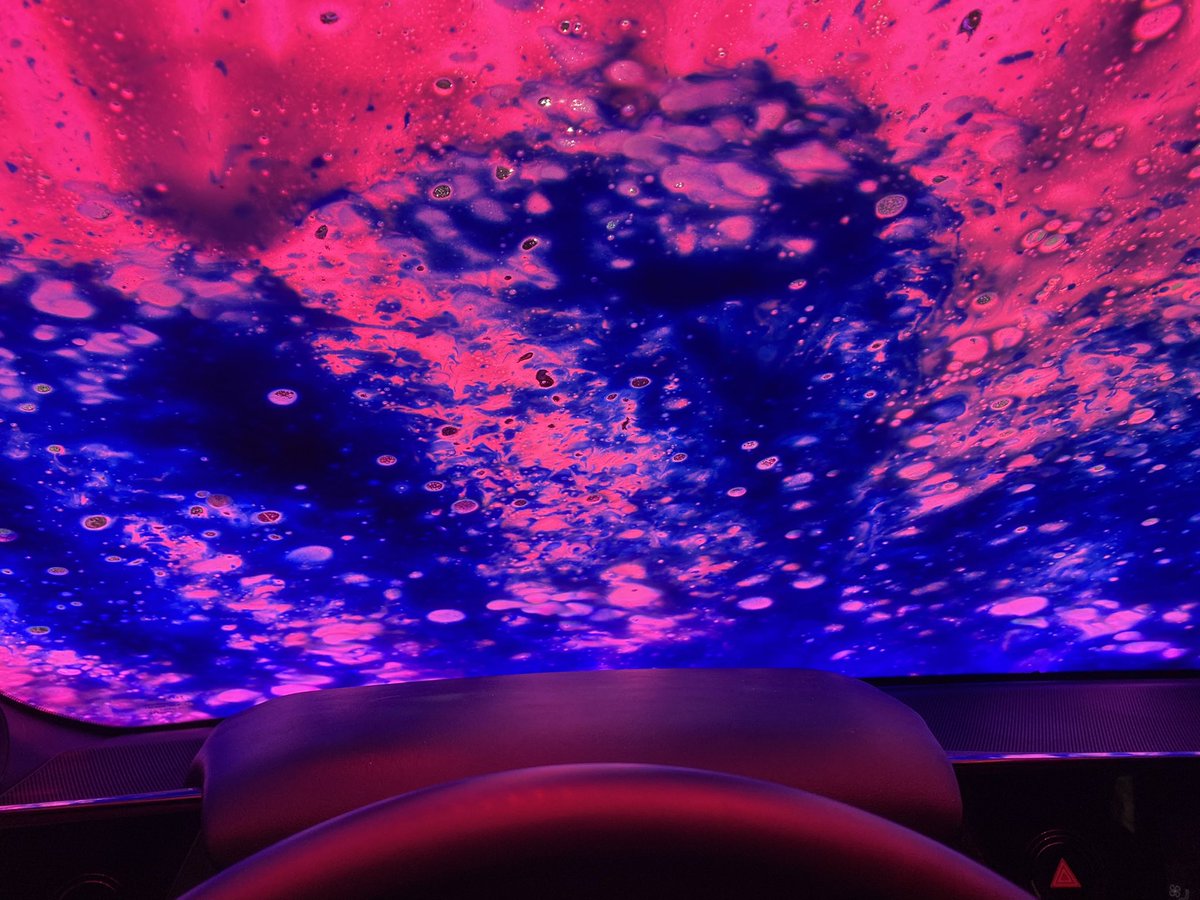 ANativeAngeleno's tweet photo. Car wash in my Mira. #CarWash2
#MyDayinLA #Psychelic https://t.co/RilbjCbYzU