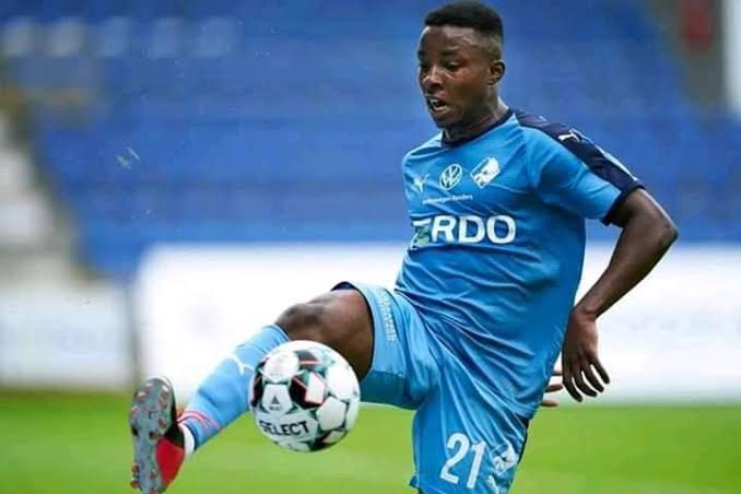 scouting_turkey's tweet photo. Tosin Kehinde

Randers
Doğum tarihi/Yaş: 18 Haz 1998 (23)
Uyruk: Nijerya
Boy: 1,78 m
Mevki: Sol Kanat https://t.co/tbyL9aByD8
