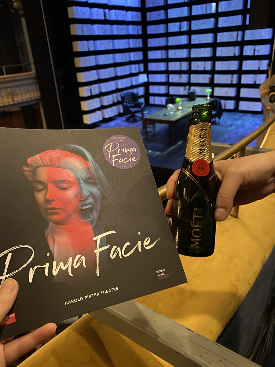 jassakell's tweet photo. What an afternoon!! 🎭👯‍♀️🥂🍾 Prima Facie was fantastic!! #primafacie #JodieComer #haroldpinter Pinter package 🥂🍾🍦 https://t.co/PIou5wdri8