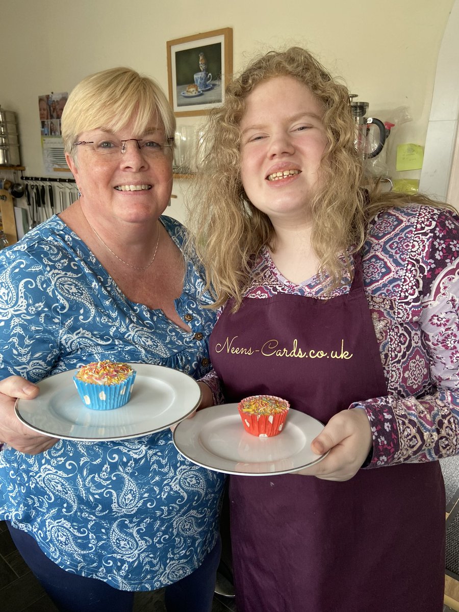 Icing buns with my niece Emily. She was in charge of the sprinkles (her favourite). She concentrated hard &amp; did really well. Buns were delicious 😋 @trishintheuk