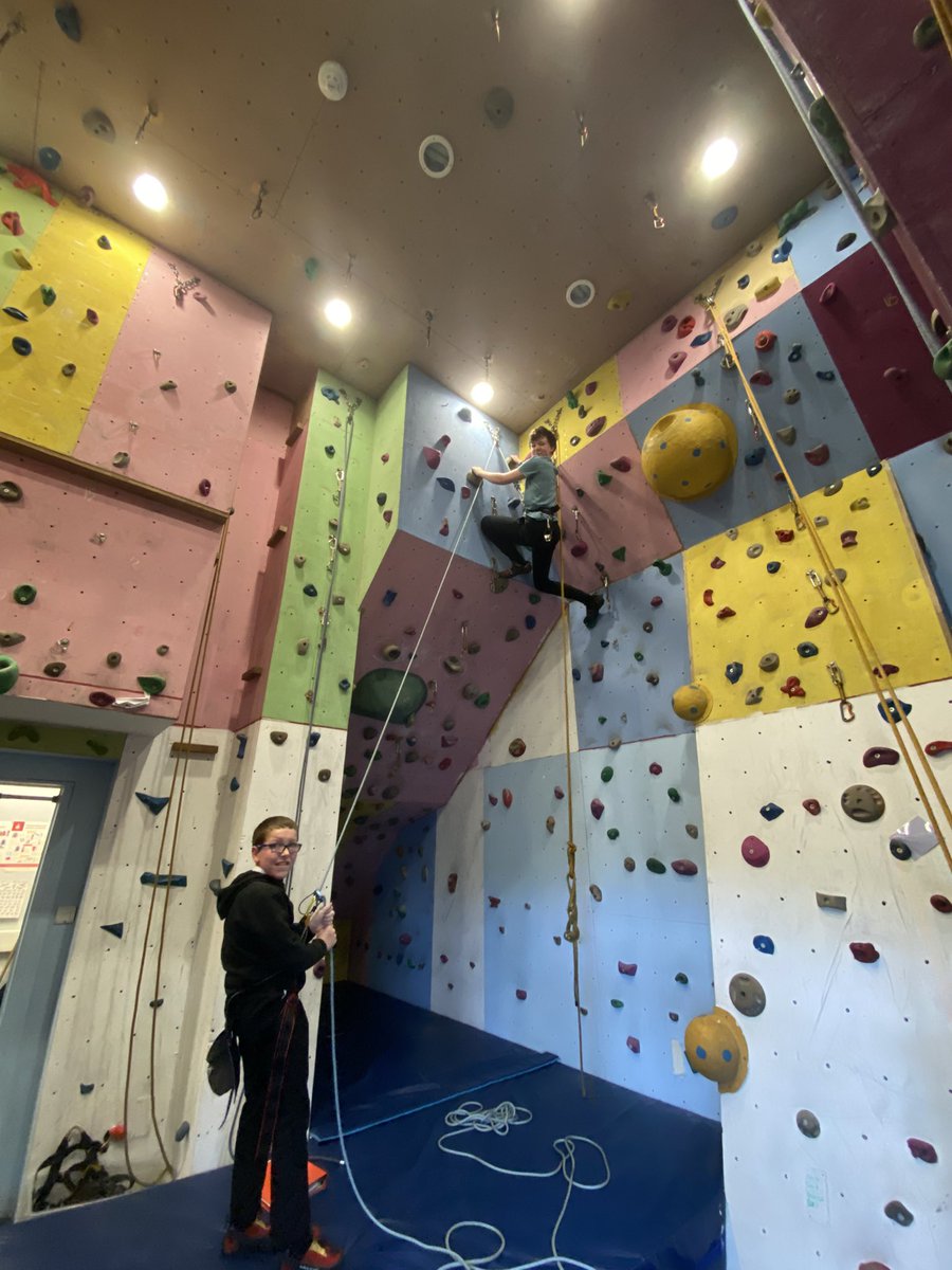 PHS_OutdoorEd's tweet photo. Climb Club!
Here we have our 4 newest belay competent climbers and Euan from S3 sending the overhang! Nice one!!
#youthclimbing #climbclub #weAREphs
@PKCEducation @PerthHighSchool @macleoddonald13 @johnstons21 @sheenadevlin @climb_scotland @MtnTraining @Mountain_Scot https://t.co/hJGfhgnRcL