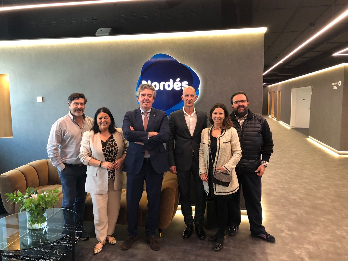 ferreiradapia's tweet photo. 👏Ha sido un placer estar de nuevo con JAVIER CAINZOS alcalde del Ayuntamiento de Curtis, en Nordés Club Empresarial 
 #javiercainzos #alcaldedecurtis #concellodecurtis #galicia https://t.co/iStp55E5sl