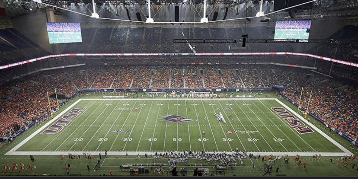 After a long talk with <a href="/CoachWillStein/">Will Stein</a>, I am blessed to say I’ve received my first offer from the University of Texas San Antonio. @Coach_Kraus <a href="/Coachdub_7/">Ryan Dubelbeis</a> @GlennGrizFB