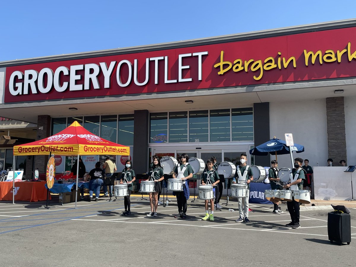 benacker's tweet image. This morning the @FoothillsMS drum line ensemble band was proud to be part of the one year anniversary celebration for an awesome Arcadia neighborhood partner, Grocery Outlet.  Our school and @ArcadiaUnified are fortunate to enjoy wonderful support from our community!