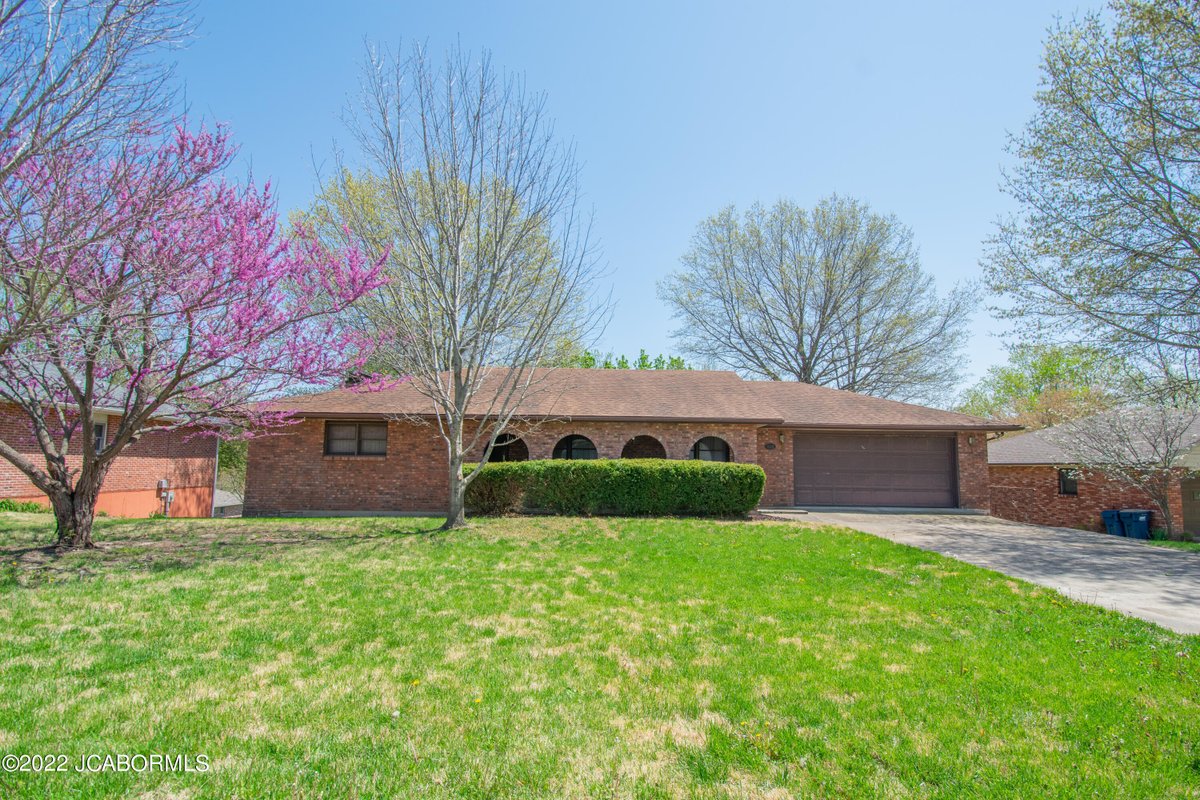 krisdkb's tweet photo. You've got to see this beautiful home! Message me for details or a showing! #homesforsale #realestate  https://t.co/VIkCxRpBGm https://t.co/u04ft648hc
