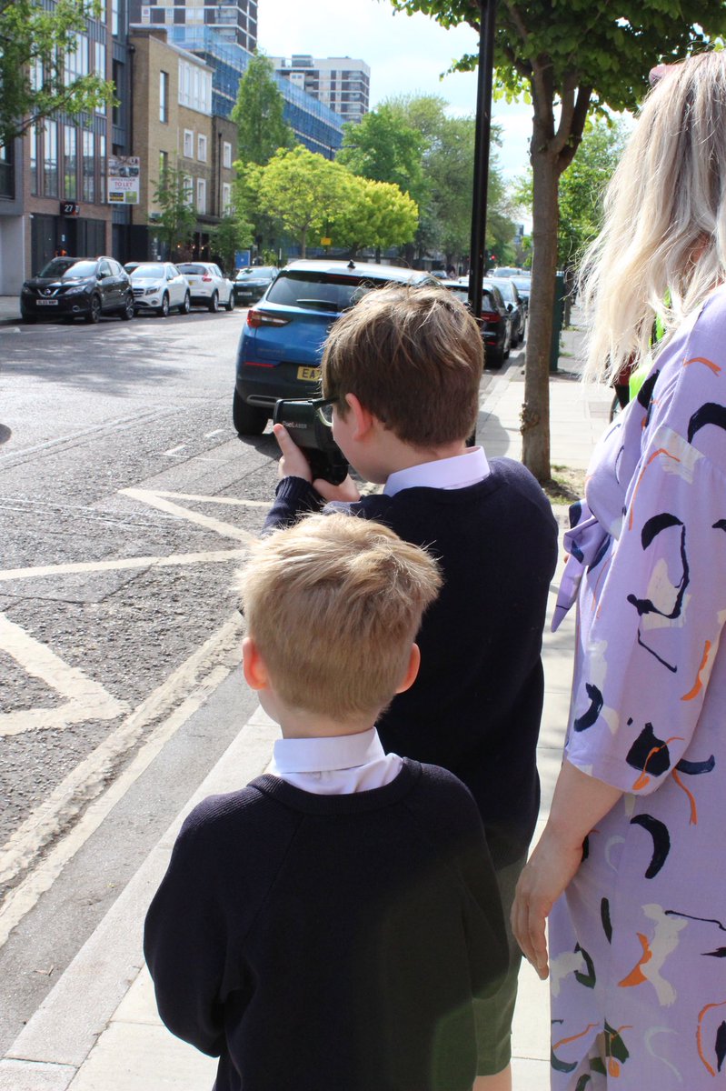 AirRoadsHnps's tweet photo. @0jhl @metpoliceuk @MayorofLondon @hackneycouncil @cities_clean Thanks for joining us @0jhl and @metpoliceuk and of course all the parents and children who came to our #CommunityRoadwatch event on Downham Road today #StreetsForKids - 7 tickets will be issued for speeding (past school) and the traffic was slowed to a safe 20mph for a while… https://t.co/rpqCJTe2ne