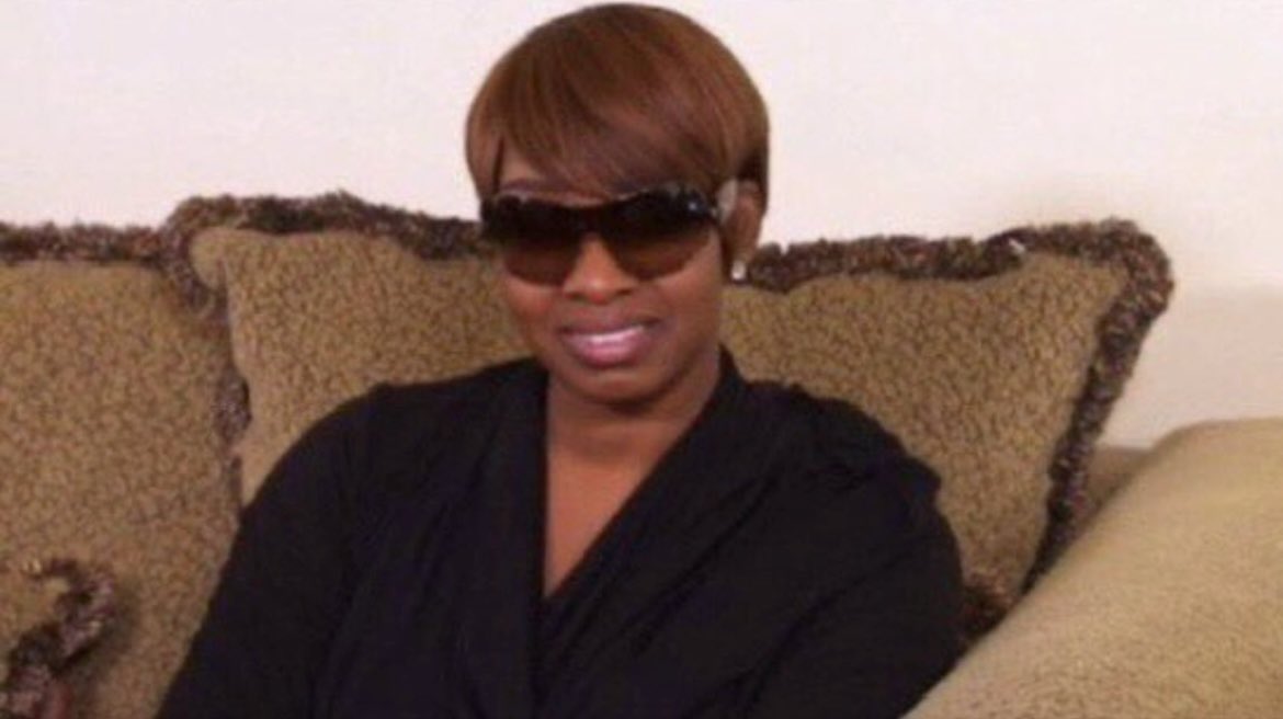 langa_soleil's tweet photo. It’s Tristan and Khloe  going to therapy and trying to fix things meanwhile Tristan knows he has a whole baby on the way for me #TheKardashians https://t.co/AEy077TfUn