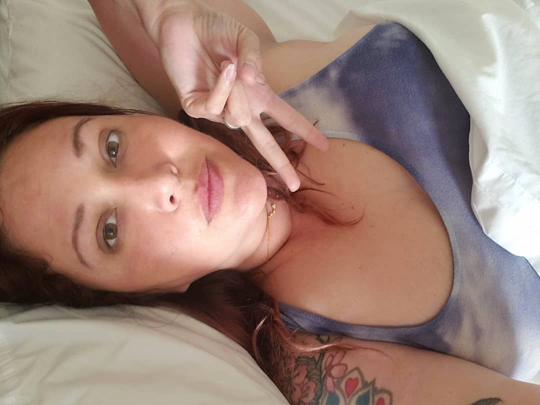 CassNwrites's tweet image. Me 10 yrs ago today, 3 yrs ago, &amp;amp; today as a newly turned 45 yo.
Fun fact: at no stage in this decade have I ever been under 200lbs. Doubt I'll ever be again. Don't care. Our weight and age doesn't define us. What we do with our time on this planet does.
Enjoy the ride! 🥰❤️