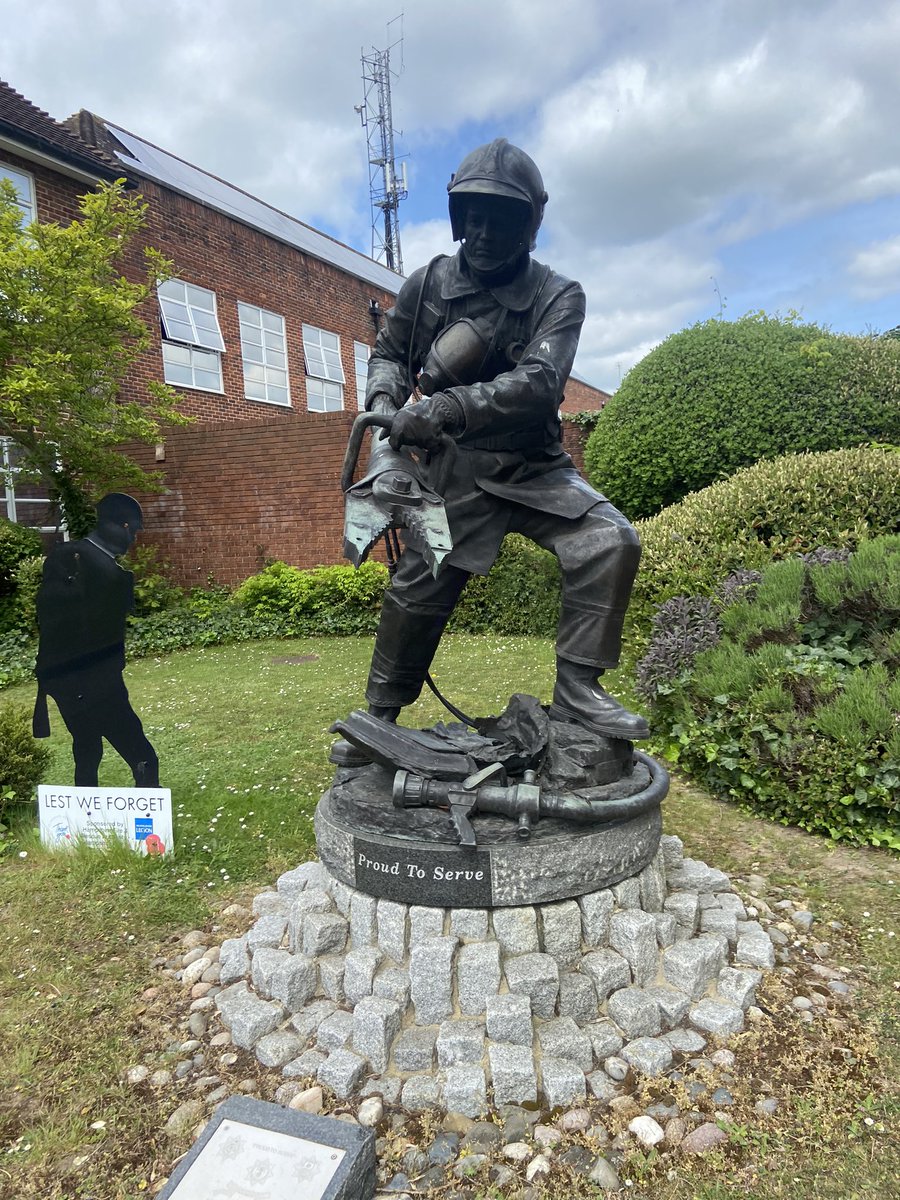 LewA180's tweet photo. Another stage completed! 😁 1 to 1 interview day. Now a very nervous wait to find out. no matter the outcome I’m proud of how far I’ve come.🤞🏻🧑🏻🚒🚒 #hantsfire @HantsIOW_fire https://t.co/AOBHjukLHs