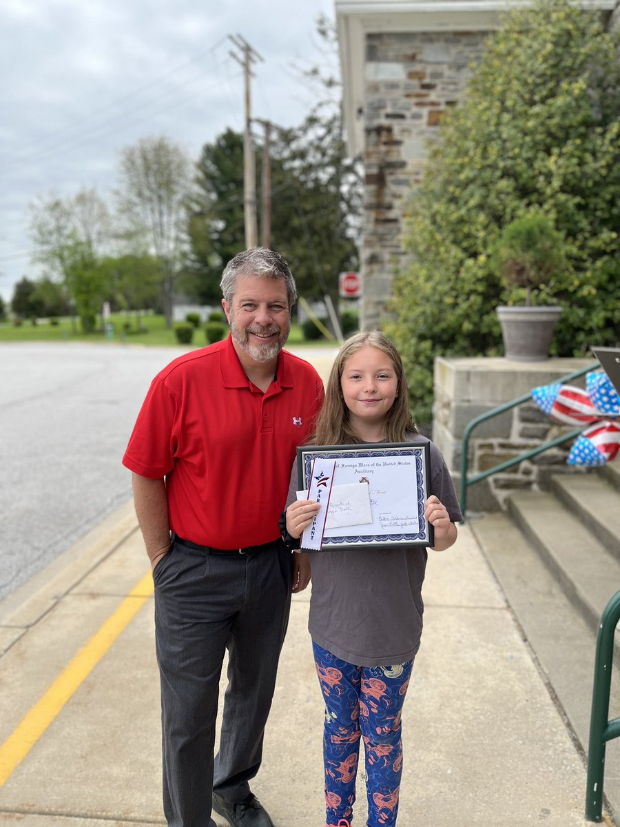 FDESbcps's tweet photo. Congratulations to our FDES artists who participated in the VFW Auxiliary "Illustrating America" !  @mrsCoulterart https://t.co/hYKHXvj9bC