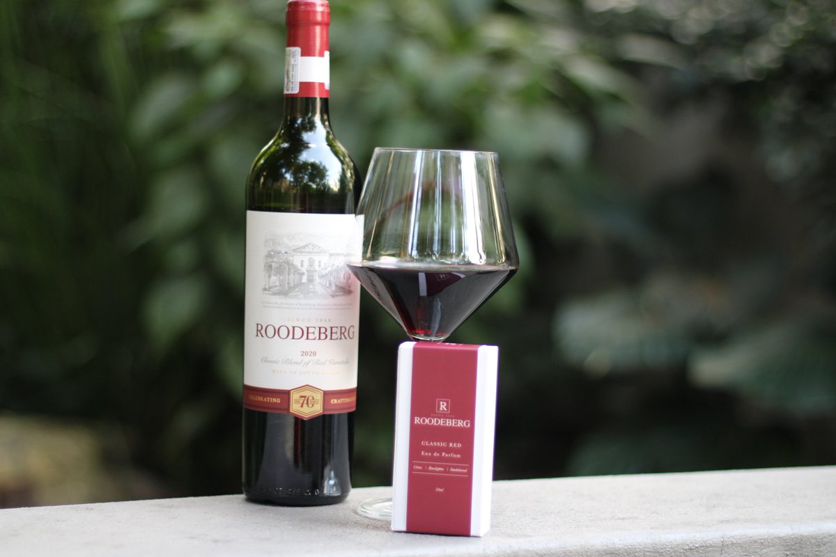 itsladyvera's tweet photo. This red blend spent 12 months maturing in oak barrels making it perfect for a bolder and prominent smell. The perfume paired with this shares those properties: mature, and woody...
@Roodeberg_Wine #SAVineShare #ScentsOfRoodeberg @savineshare https://t.co/NT9dBlFcM3