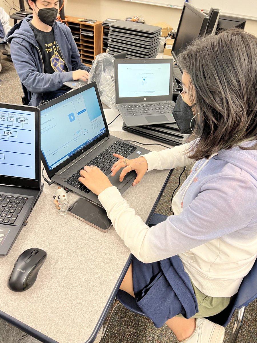 techmolly's tweet photo. Enrolling new chromebooks &amp; repairing OS of old ones…IT Pathways Tech Management students at work. https://t.co/55mK6sXbnU