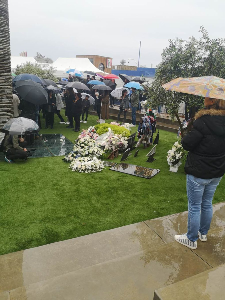 Toujours autant d’émotion en ce 5 mai. 30 ans après le drame de Furiani des centaines de personnes se sont recueillies cet après-midi devant la stèle érigée à la mémoire des victimes. 
À eddi è i so famiddi🌹