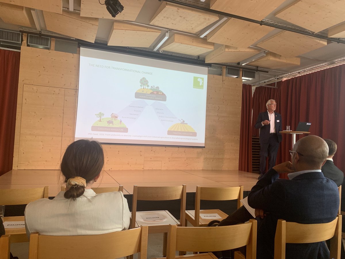 uzh_rlc's tweet photo. How can we highlight the role of research in advancing transformation to sustainable agriculture and food systems? Impressions of Tuesday's event organized by #ZKSD @UZH_en in partnership with @FutureForAll with speakers @greyherren, @janet_maro, @MaximoTorero and many more. https://t.co/JD7IdAsVCU