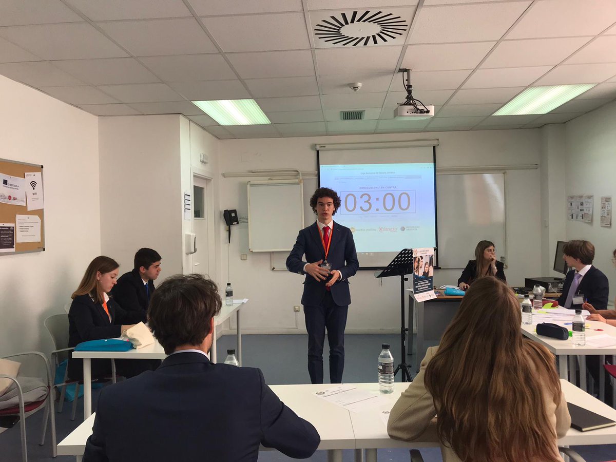 FEDEJdebate's tweet photo. ✅Cerramos la primera jornada con muy buenos debates. 
🟢Si mañana quieres ver la final y no puedes acercarte al Centro de Formación de la @CamaradeMadrid, puedes disfrutarla por streaming: 
https://t.co/LXYuwfGzsL
@M_M_Abogados 
@MutuaAbogacia 
#DebateJurídico https://t.co/vBHn5pXZnu