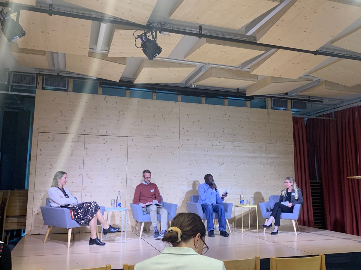 uzh_rlc's tweet photo. How can we highlight the role of research in advancing transformation to sustainable agriculture and food systems? Impressions of Tuesday's event organized by #ZKSD @UZH_en in partnership with @FutureForAll with speakers @greyherren, @janet_maro, @MaximoTorero and many more. https://t.co/JD7IdAsVCU