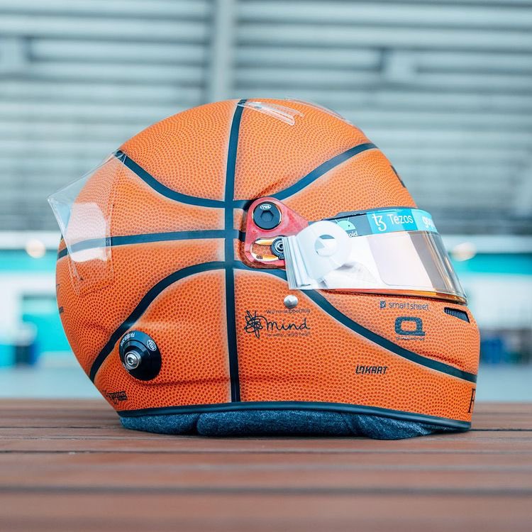 ElReyGuiri's tweet photo. ¿Qué os parece el casco de Norris para el GP de Miami? https://t.co/jOKW6BkR0U