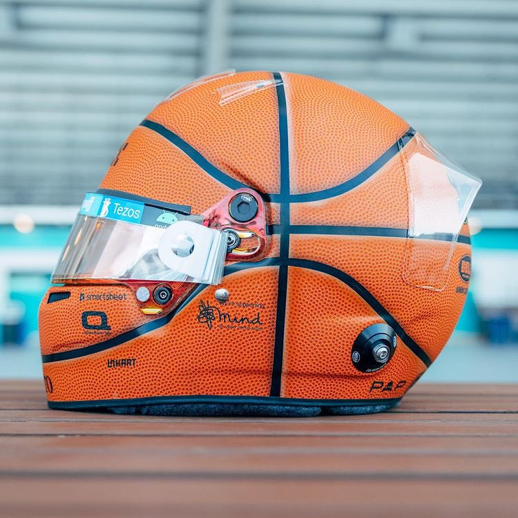 ElReyGuiri's tweet photo. ¿Qué os parece el casco de Norris para el GP de Miami? https://t.co/jOKW6BkR0U