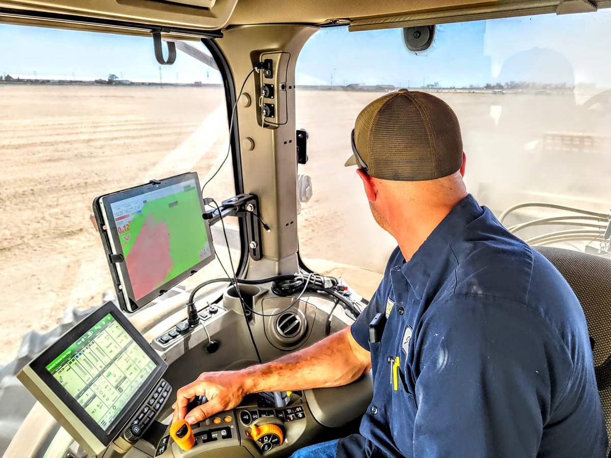 Nothing like seat time with a California grower to better understand how important water management is to their farming business 💧🚜
<a href="/t3rracutta/">T3RRA Cutta (T3C)</a> <a href="/pts_ag/">T3RRA</a>