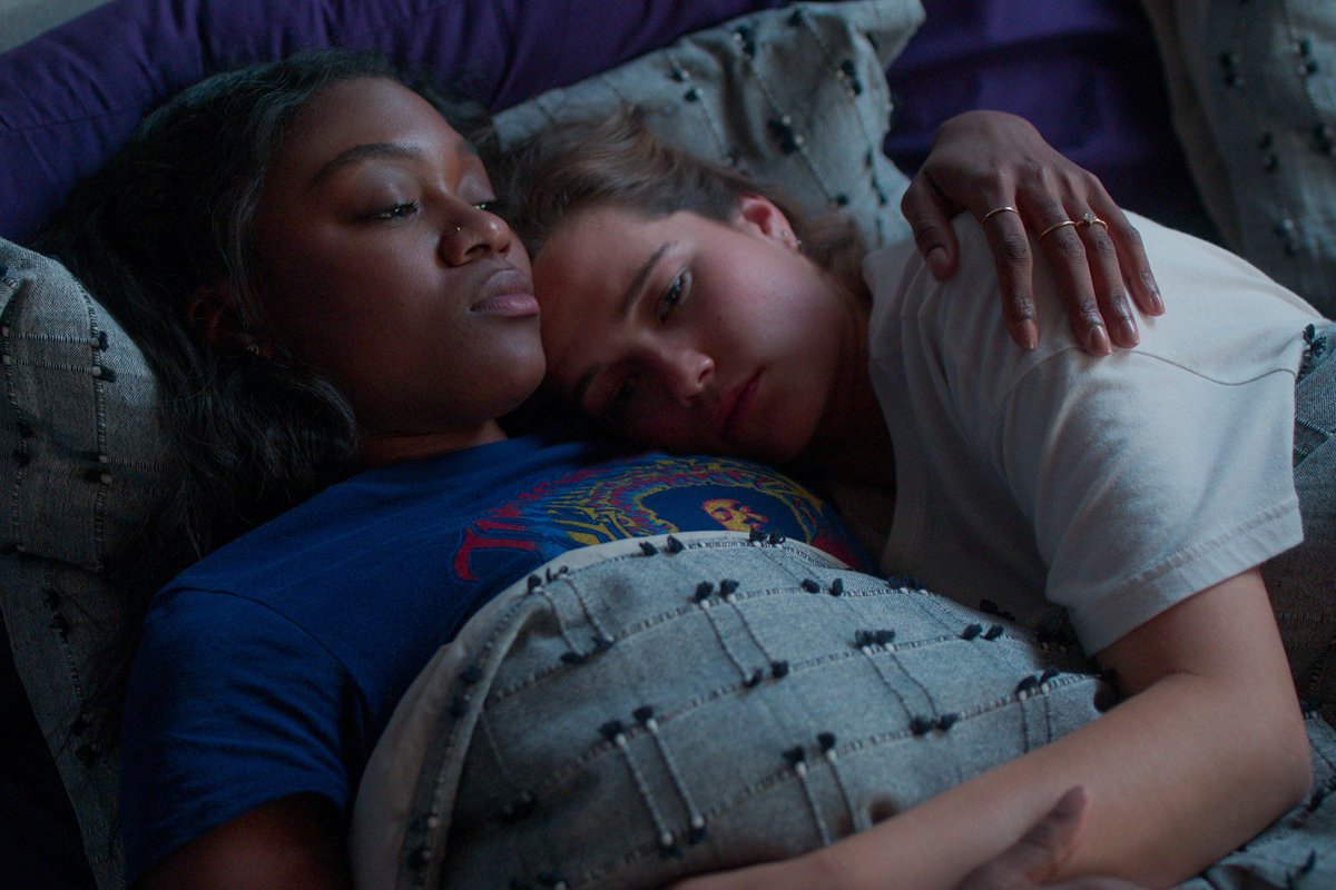 sapphicslike's tweet photo. sapphic netflix series 'first kill' about a vampire who falls in love with a vampire hunter https://t.co/VgsIegumEM