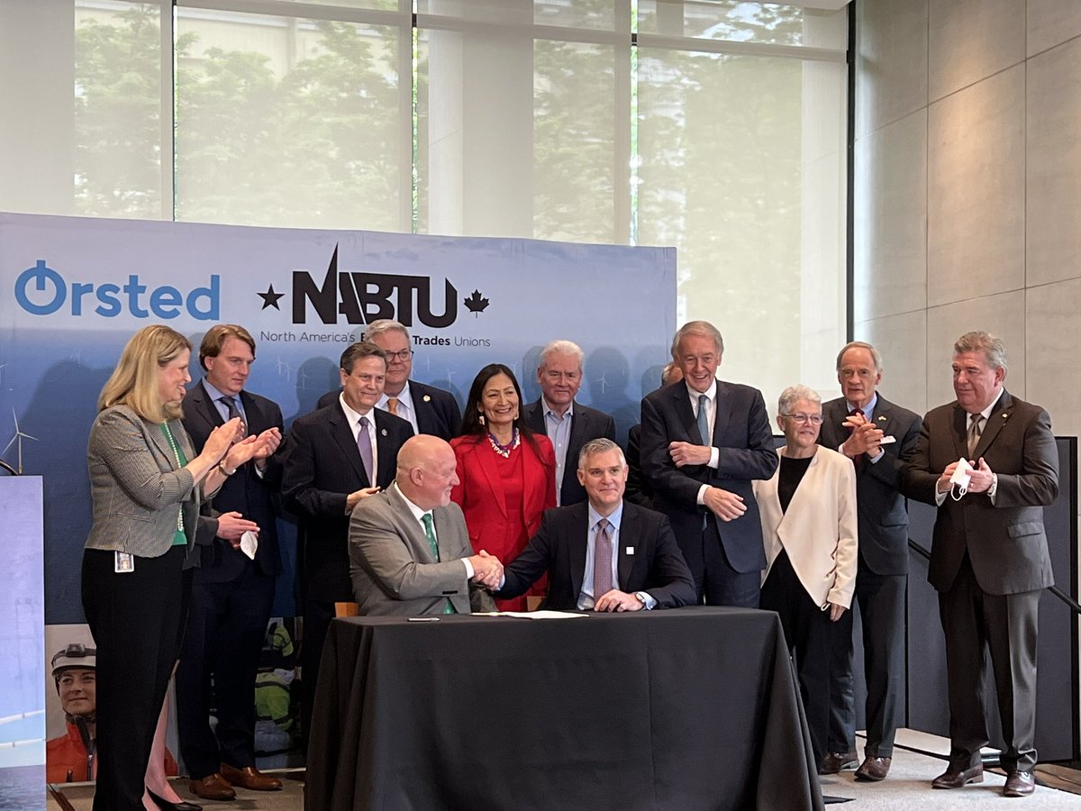 LIUNA's tweet image. Today’s signing of the first-ever #ProjectLaborAgreement between @NABTU &amp;amp; @OrstedUS  to construct US offshore wind farms will create thousands of good, family-supporting, middle-class jobs for #LIUNA members and our fellow union tradesmen and tradeswomen. #1U