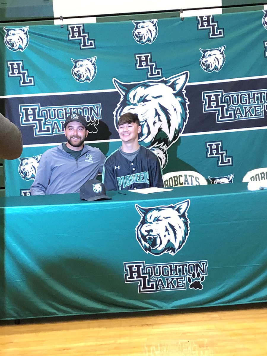 ElliotCarroll04's tweet photo. Excited to announce my commitment to @DeltaCollegeBA to further academic and athletic baseball career!! Huge thank you to my family and coaches for always pushing me to get to where I am now, and a huge thanks to @Brandonevans3_  for helping me through the process I’m excited!! https://t.co/NtqmHjbFGo