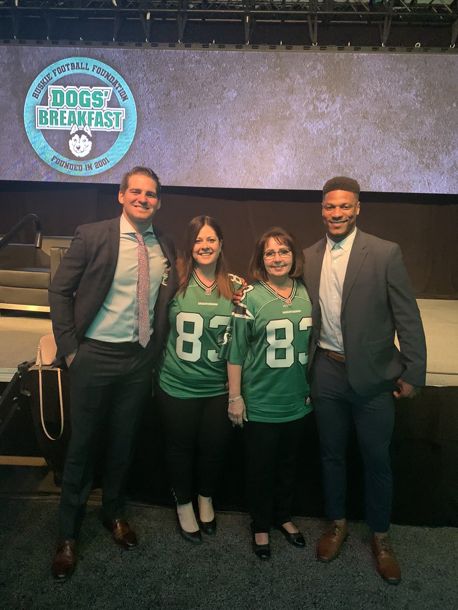 KRAZYRIDERFAN's tweet photo. @DianeSerson and I at the @dogsbrkfastyxe this morning and look who we spotted @CodyFajardo17 and @shaq_evans1 …if I wasn’t excited for football season, I am now! 🏈💚@SaskRoughrider #CFL #BringEmOut 
See ya at training camp—Cody I’m bringing my #7 jersey -please sign! https://t.co/EVMpOpHr75
