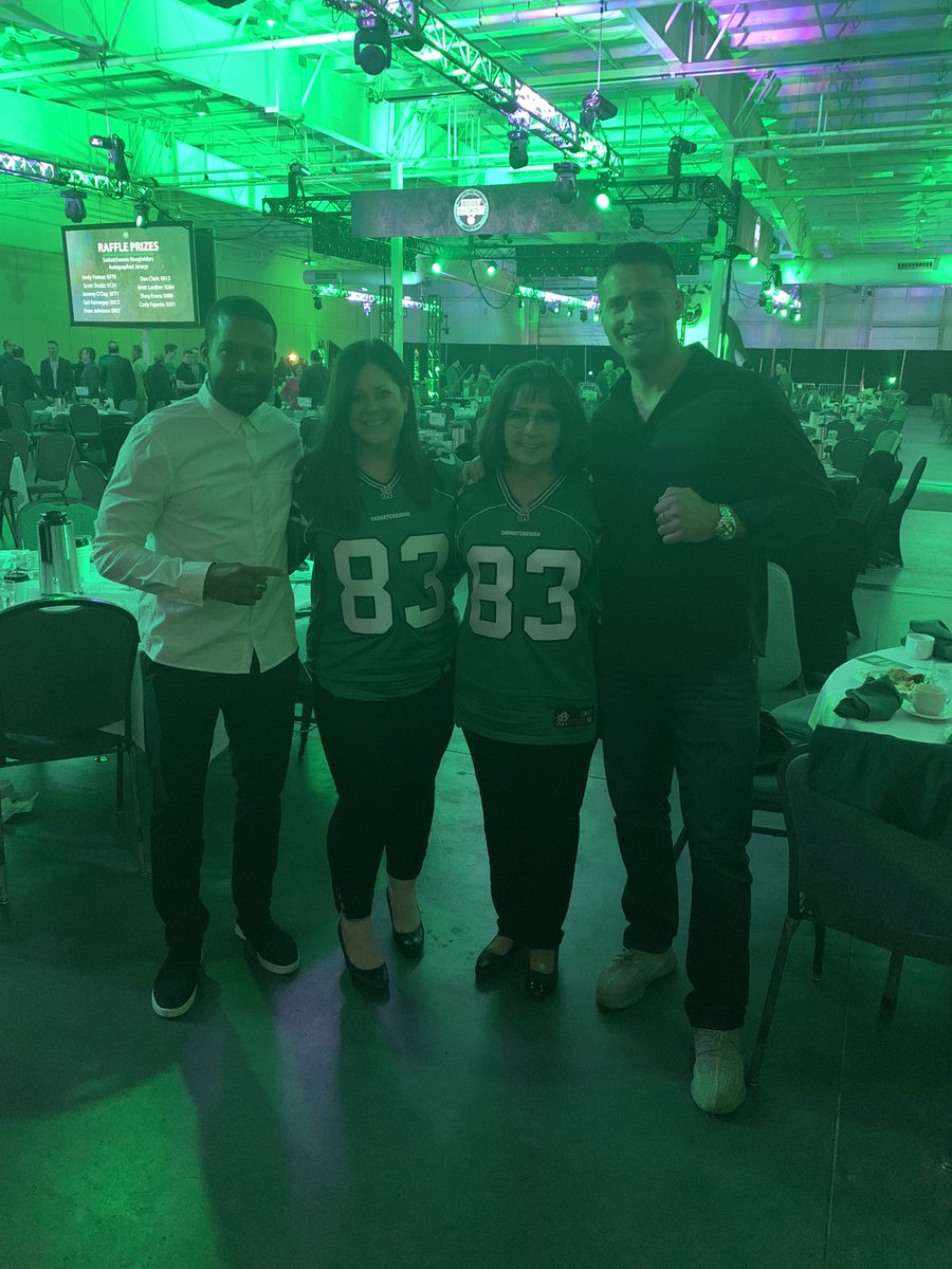 KRAZYRIDERFAN's tweet photo. Green is the Colour! Look who the #Huskies brought in? @andyfantuz and @Thadito for the win!! Great ambassadors for the @SaskRoughrider    As well as the #CFL. Only regret…not bringing a box of Fantuz Flakes…next time (I have 4) lol! @DianeSerson #BringEmOut https://t.co/zMtRGEpM6L