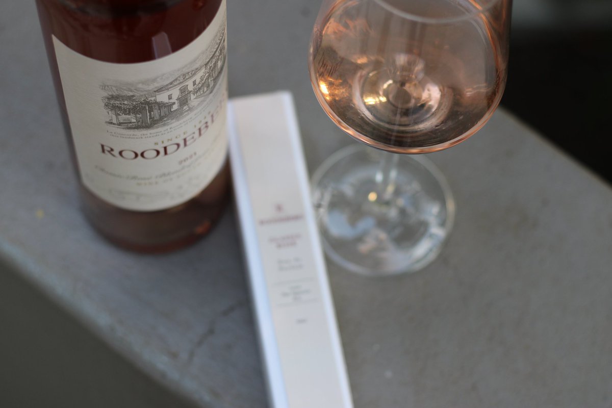 itsladyvera's tweet photo. And now we have the Rosé. This pairing was my fave as it combined scents that I absolutely adore: floral and fruity with a touch of freshness. 💐🍋🍈🍊🍎🍐 Roodeberg loves their Rosé... Yes they do
@Roodeberg_Wine #SAVineShare #ScentsOfRoodeberg @SAVineShare https://t.co/4R86aOTWUl