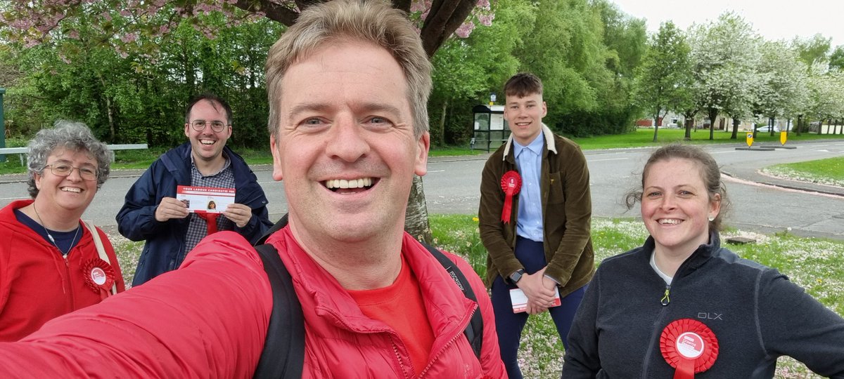 GraemeDownieMP's tweet photo. Half of Torryburn @ScottishLabour #labourdoorstep done. Now on to the other half! We're going right to the end. #VoteLocalVoteLabour #BetterFairer #WestFife. https://t.co/aXZClAm3yI