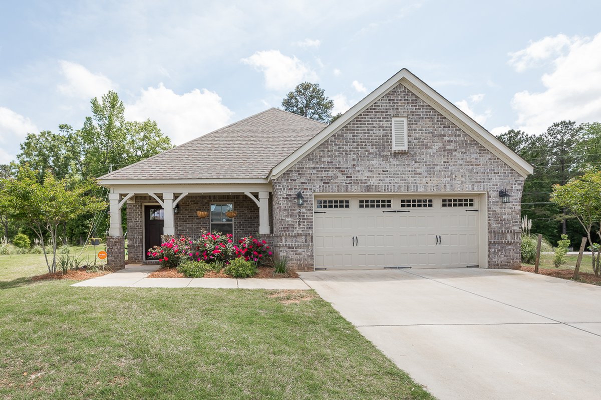 lotay54's tweet photo. UNDER CONTRACT IN 24 HOURS!!
#finchercoffinrealestate #sellingauburn #calllois #realestate #knowwhotocall #Ilovemyjob https://t.co/dnXsbIWB4M