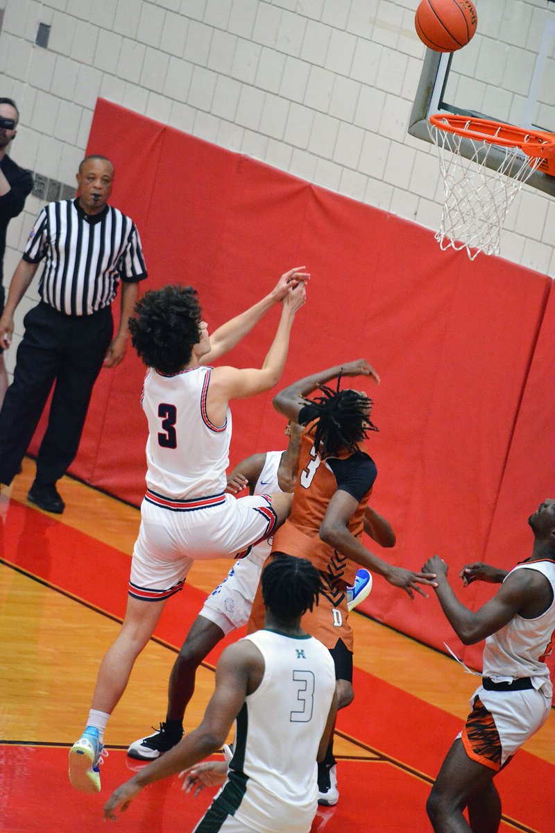 Clear Lake High School Boys Basketball (Houston) tweet media