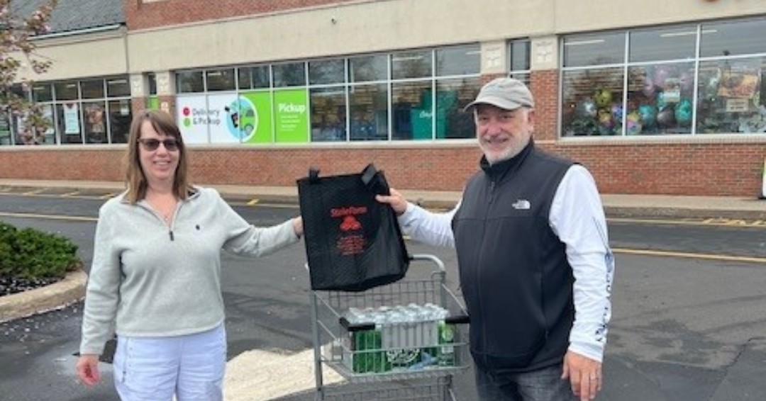 TafroVic's tweet photo. Don't forget your Reusable State Farm Grocery bag when you go to the store!  If you don't have one yet, stop in today for help with all your Auto, Home, and Life insurance needs #LikeAGoodNeighbor #StateFarm https://t.co/LjGTMha6rj