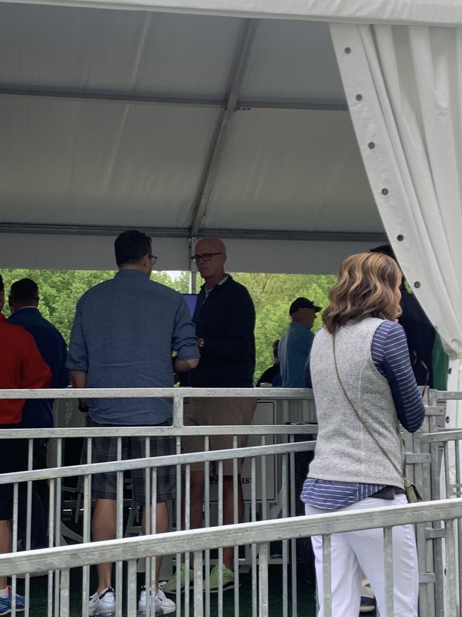 nbrodie09's tweet photo. @notthefakeSVP turn around and watch some golf!!! https://t.co/qutC5rp8du