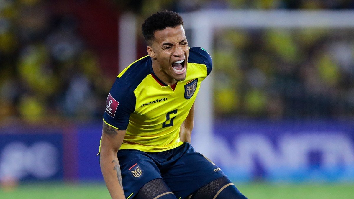 fernandez_puma's tweet photo. CASO BYRON CASTILLO 👇

Ecuador (🇪🇨) investigó este tema. Por eso no lo llevaron al Sudamericano S20 y demoraron en llevarlo a la Adulta.

Gustavo Alfaro recién lo llevó cuando lo confirmó el Registro Civil y la FIFA lo aprobó. 

En FIFA ya conocían ambas partidas de nacimiento. https://t.co/bxmWevaNa0