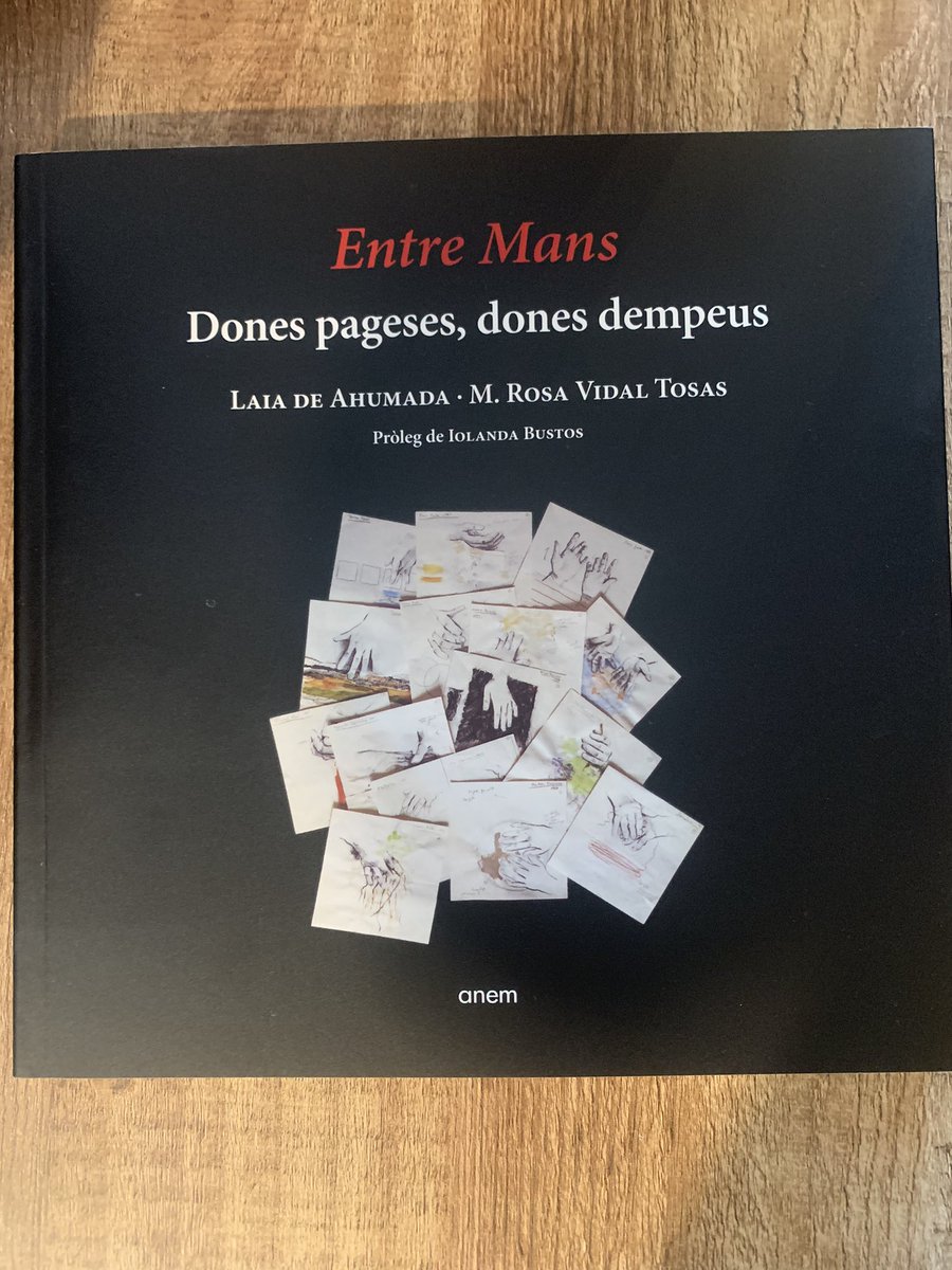 TinterEl's tweet photo. El llibre d’avui és ‘Entre mans. Dones pageses, dones dempeus’, de Laia de Ahumada i Rosa Vidal, publicat per @anemeditors #cadadiaunllibre #eltinter https://t.co/M82QCcL2WY