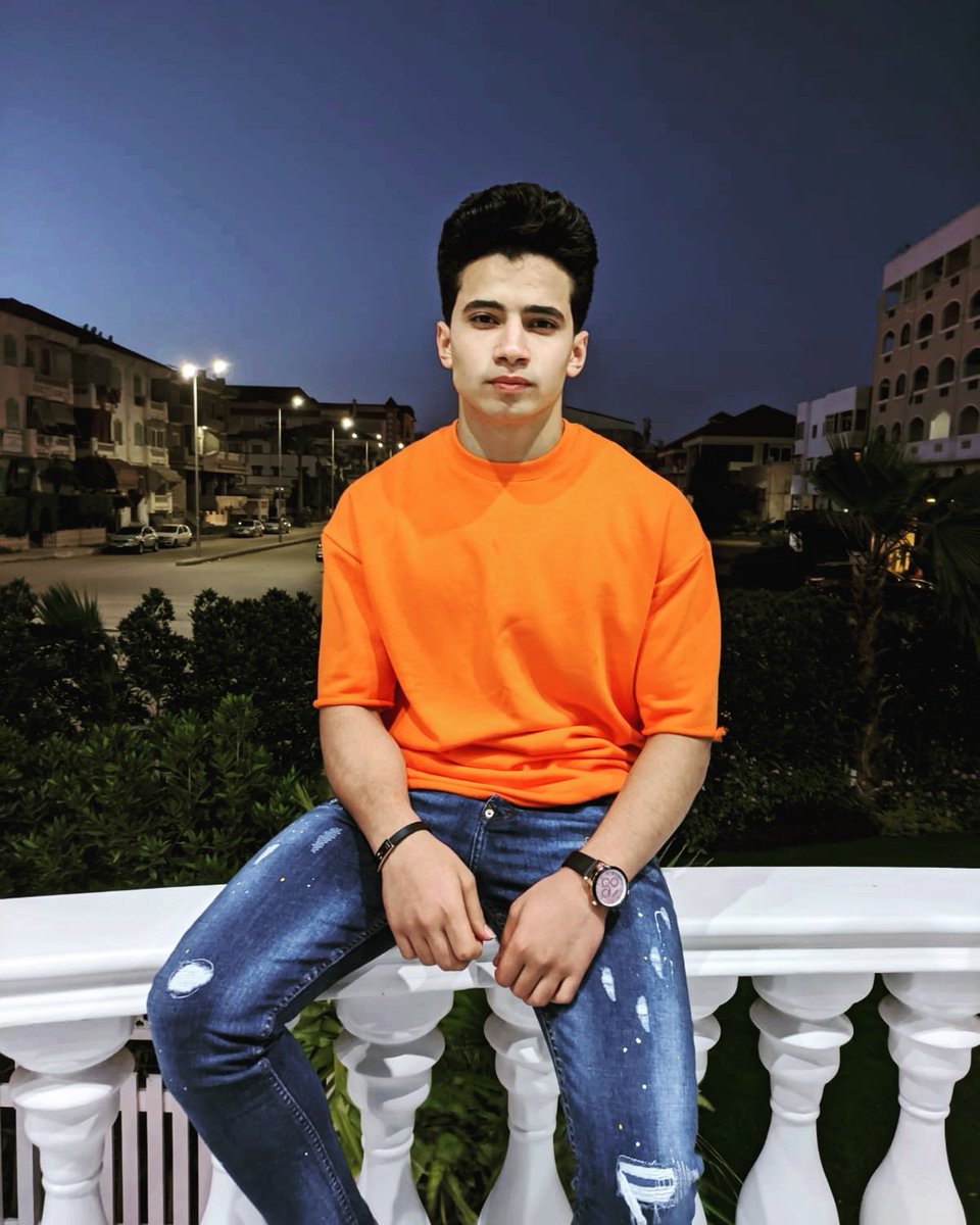 abdoe1malk's tweet photo. بمناسبه ان العيد خلص وكدا.. 🧡🧡🧡🧡🧡🧡 https://t.co/iI9Zn963Qe