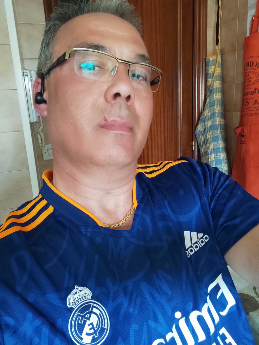 manuelramosvila's tweet photo. Celebrando el pase a la final de Paris https://t.co/8KUD7Op2M9