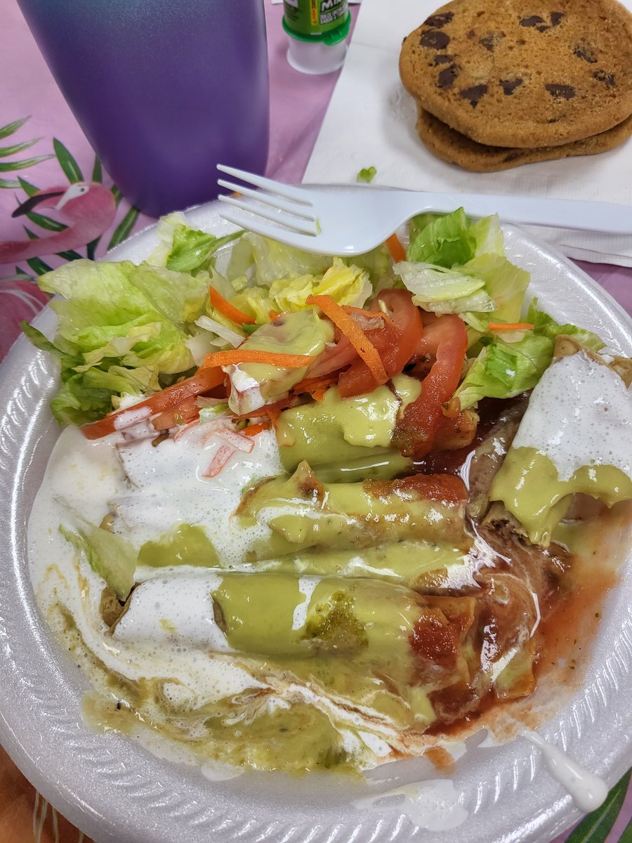 HeatherLopezFME's tweet photo. Thank you La Pila for the delicious lunch. #FMEUniversity #WeAreClint #FMEpride #GameOn #VivaClintPreK #FmePrekGameOn https://t.co/itHX7zt0gD