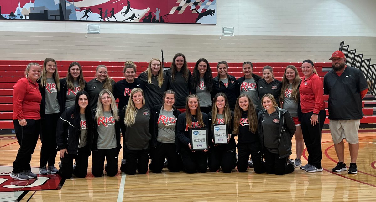 SoftballRio's tweet photo. RSC Awards night:
Champion of Character- @MeganBazler2 
First team-@lexicarnahan @caitlynbrisker @kenziecremeens8 @dollz_09 @ssydcamp @webbtaytay 
Second team- @raehastings22 @schmshel @_myers00 
We also received the East division Championship and the regular season Championship! https://t.co/luMjl1bEEq