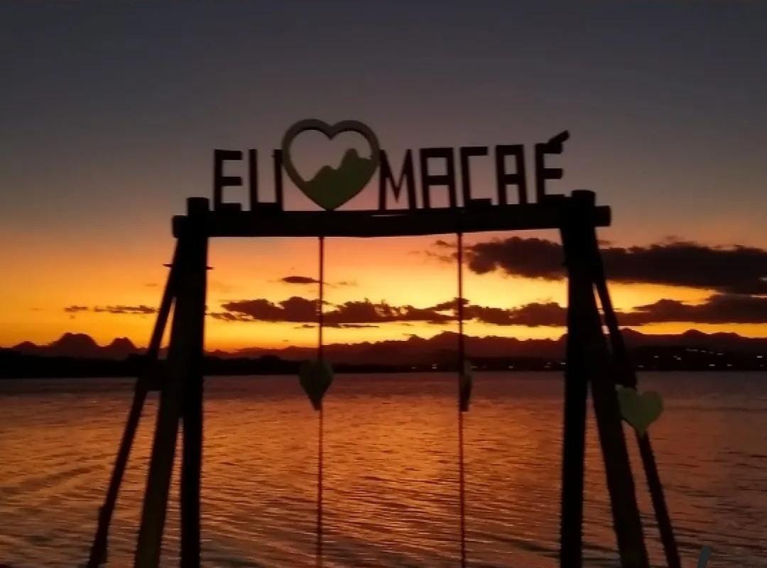 MacaeVisit's tweet photo. Tem como não se apaixonar por Macaé? 😍 

#tbt #visitmacae #lagoadeimbossica l #vempramacae #pordosol #turismorj #turismomacaerj #fy #picoftheday #belezasnaturais #macaerj https://t.co/KY1QcQM8GG